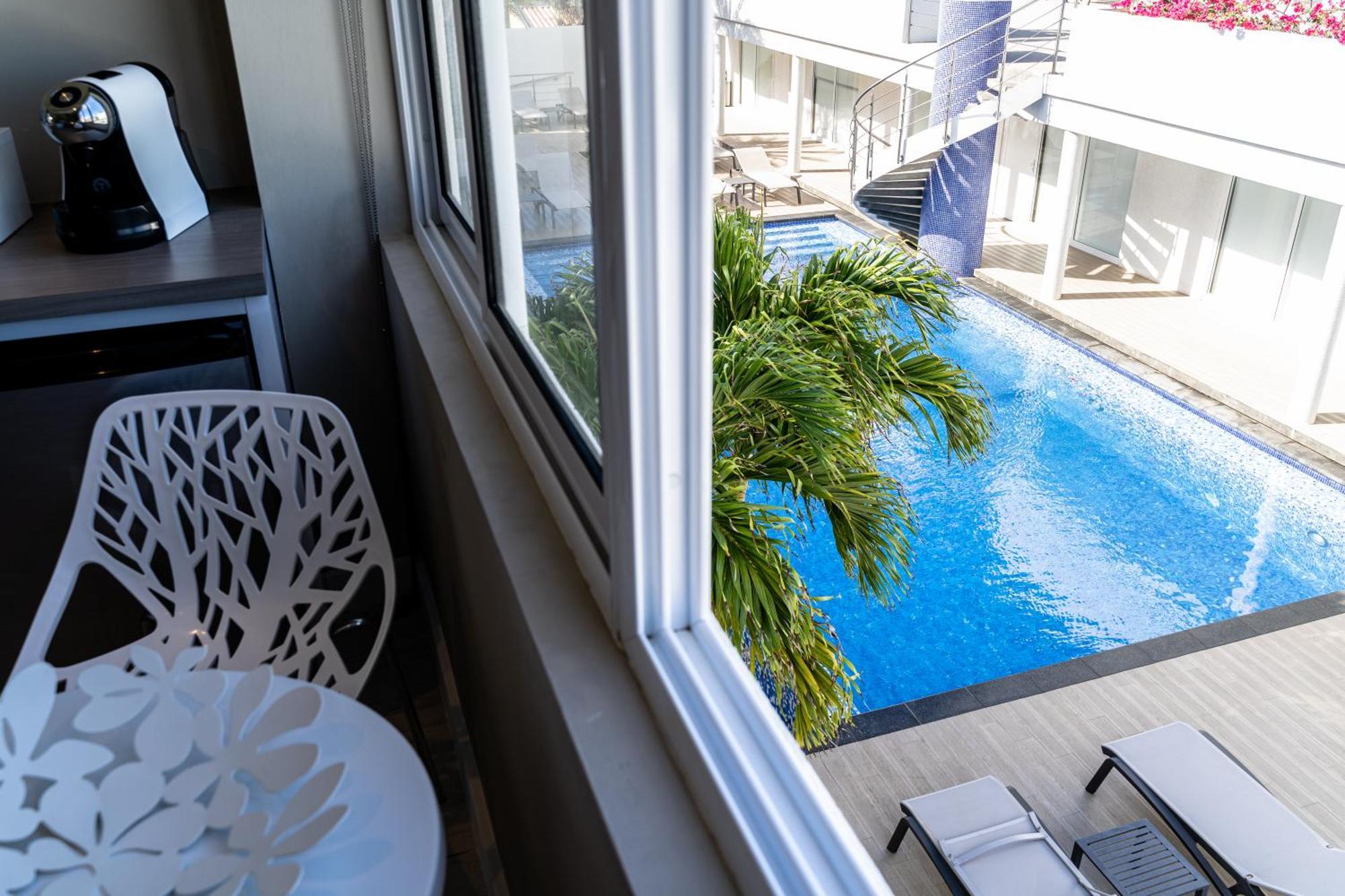 Ocean Z Boutique Hotel Palm Beach ภายนอก รูปภาพ